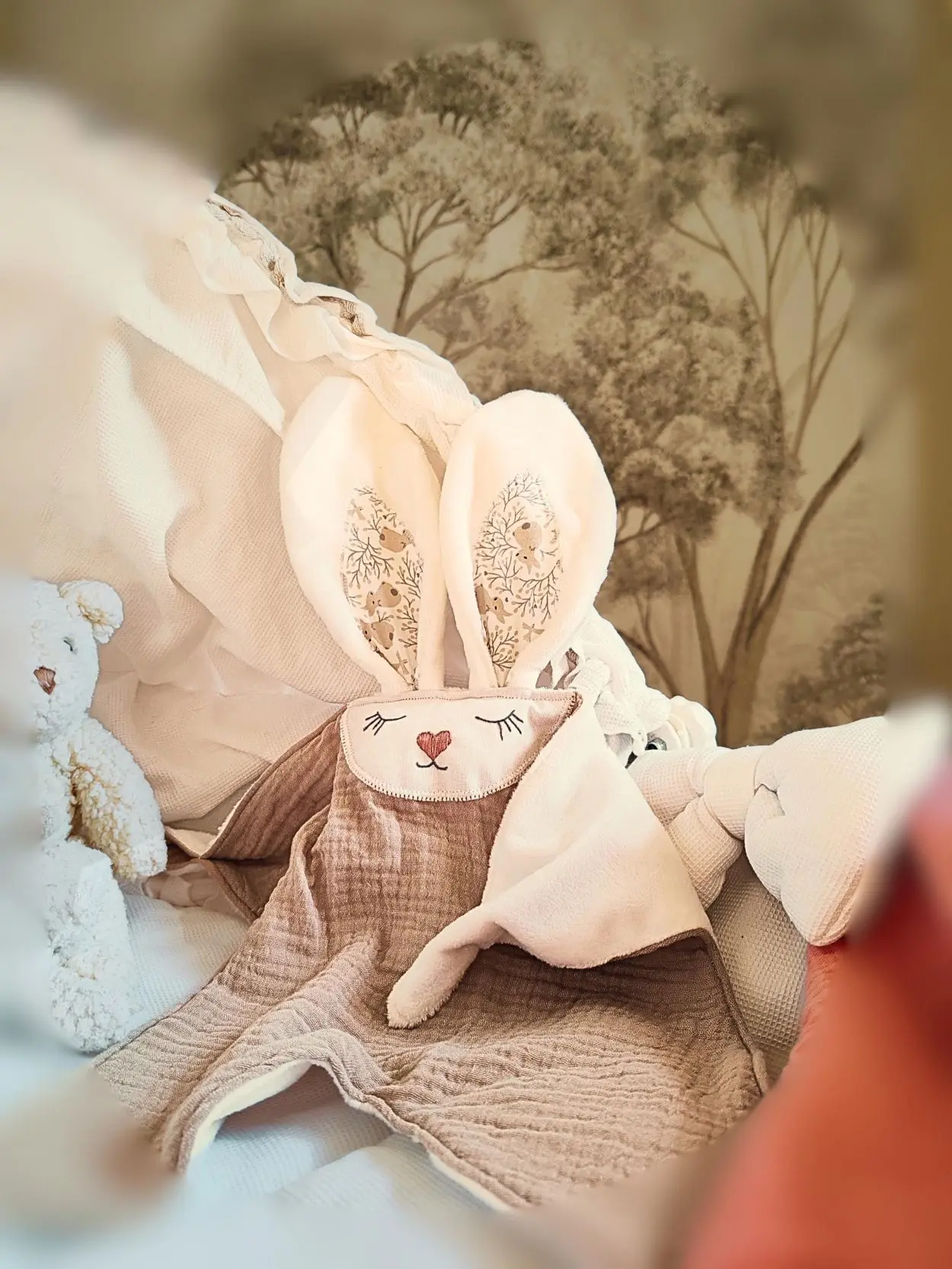 Doudou lapin artisanal en tissu doux pour bébé - Cœur de Pinpin
