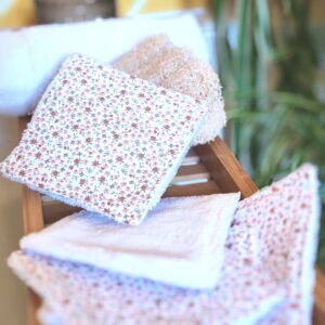Pack de 5 lingettes lavables bébé en coton motif fleurette et éponge de bambou - Cœur de Pinpin