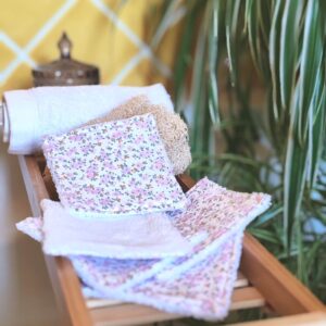 Pack de 5 lingettes lavables bébé en coton motif petites fleurs roses et éponge de bambou - Cœur de Pinpin